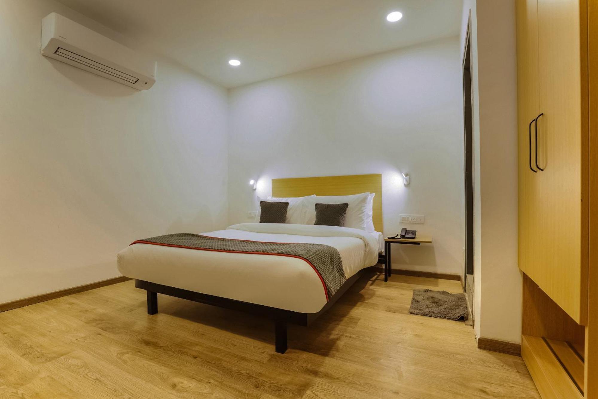 Townhouse Prithvi Resort Near Phoenix Palassio Lakhnau Kültér fotó